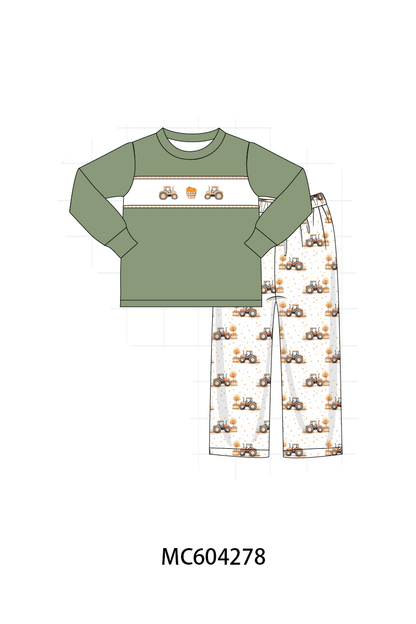 PO86 Green farm embroidery collection